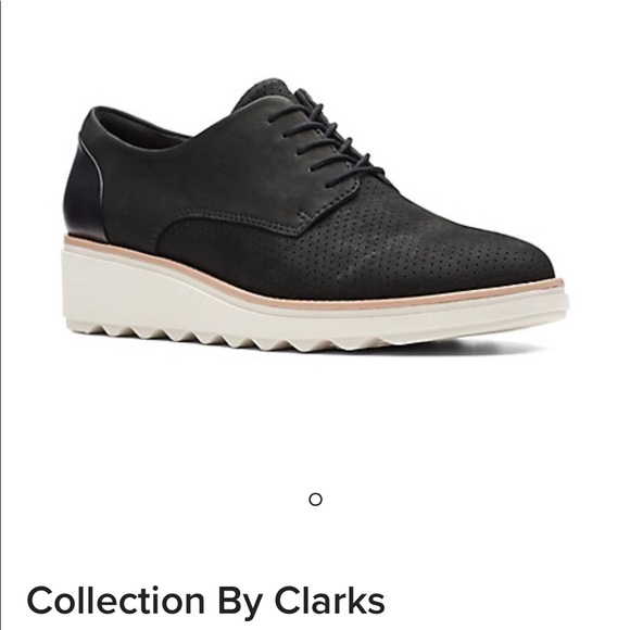 Clarks Oxford Shoes - Picture 1 of 4